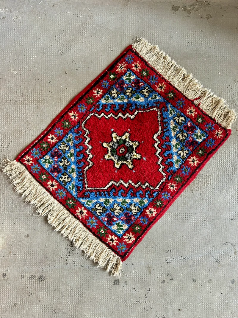 Petit tapis tissé main