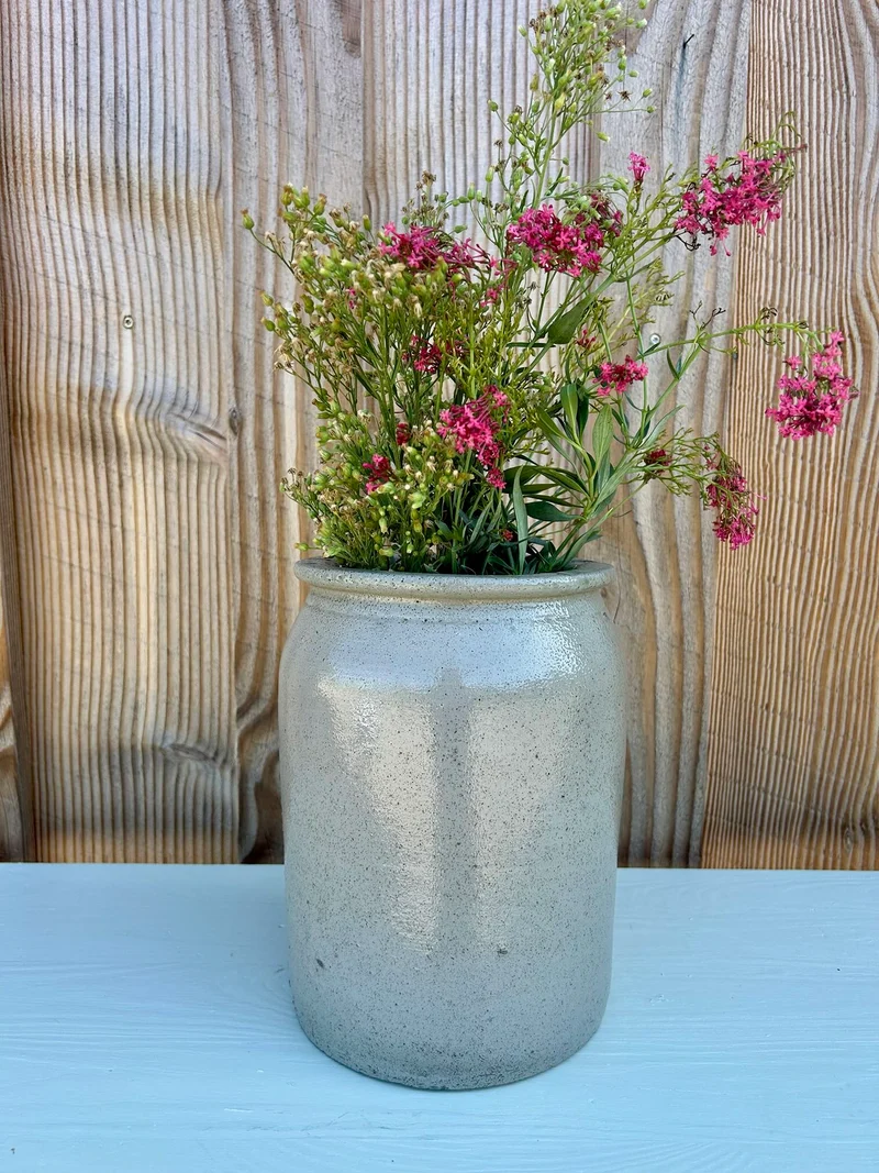 Pot en grès gris