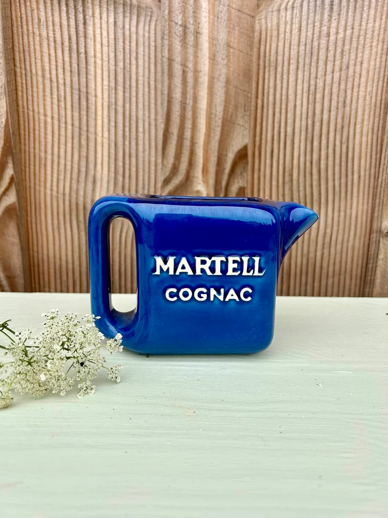 Pichet publicitaire Martell Cognac Saint-Clément