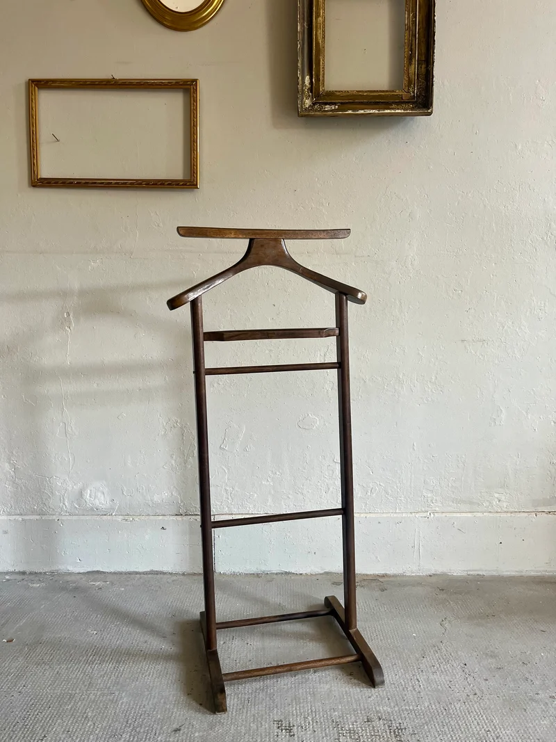 Valet ancien en bois