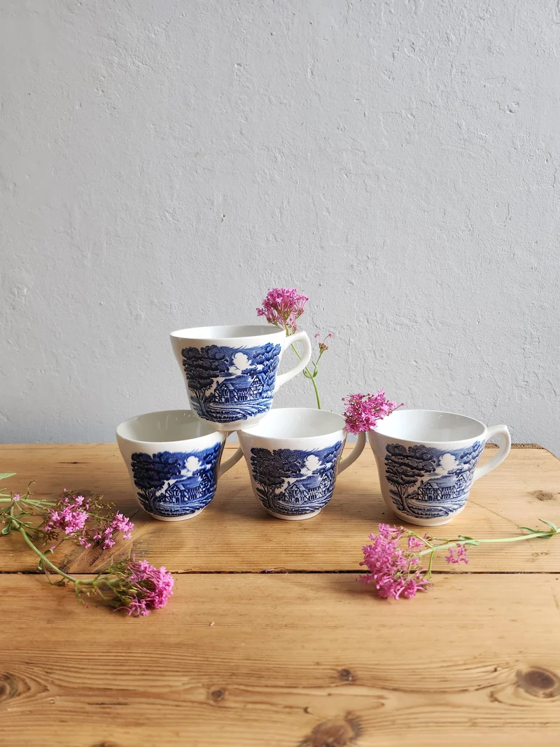 Tasse à café en porcelaine anglaise lot 4