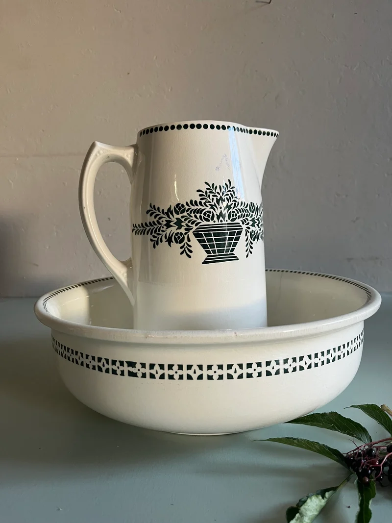 Ensemble de toilette ancien Badonviller – broc et cuvette