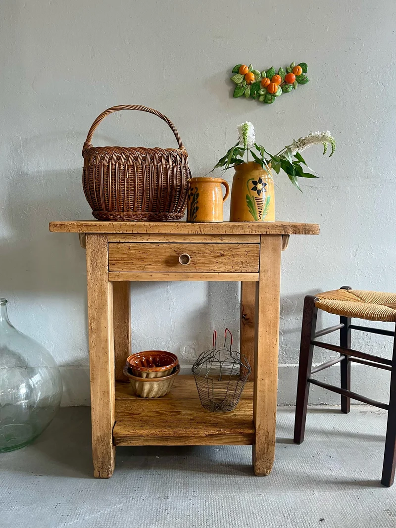 Petit établi ancien avec tiroir