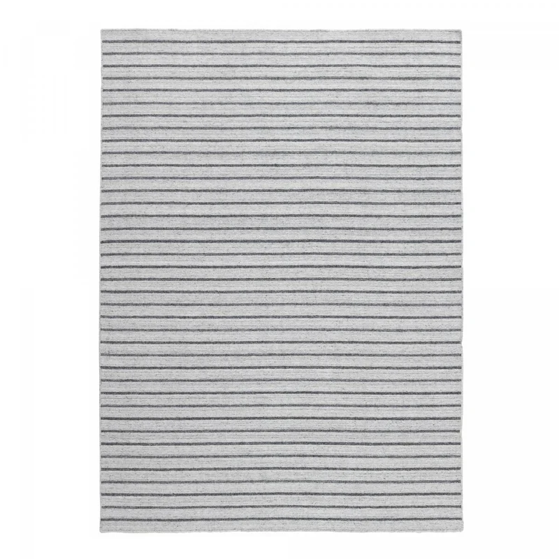Tapis en viscose argenté de O&KO