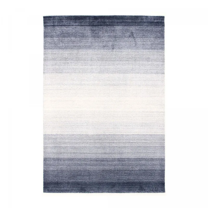 Tapis en laine et viscose bleu de O&KO