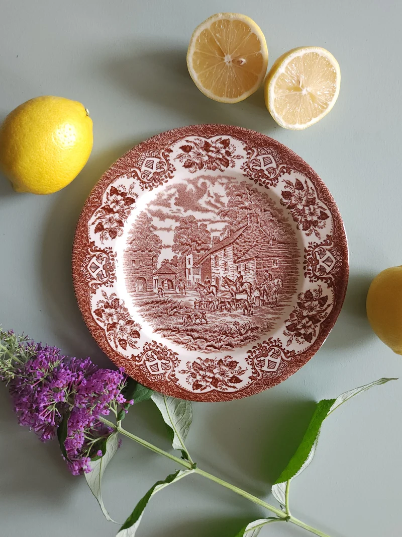 Assiette anglaise plate en faïence marron