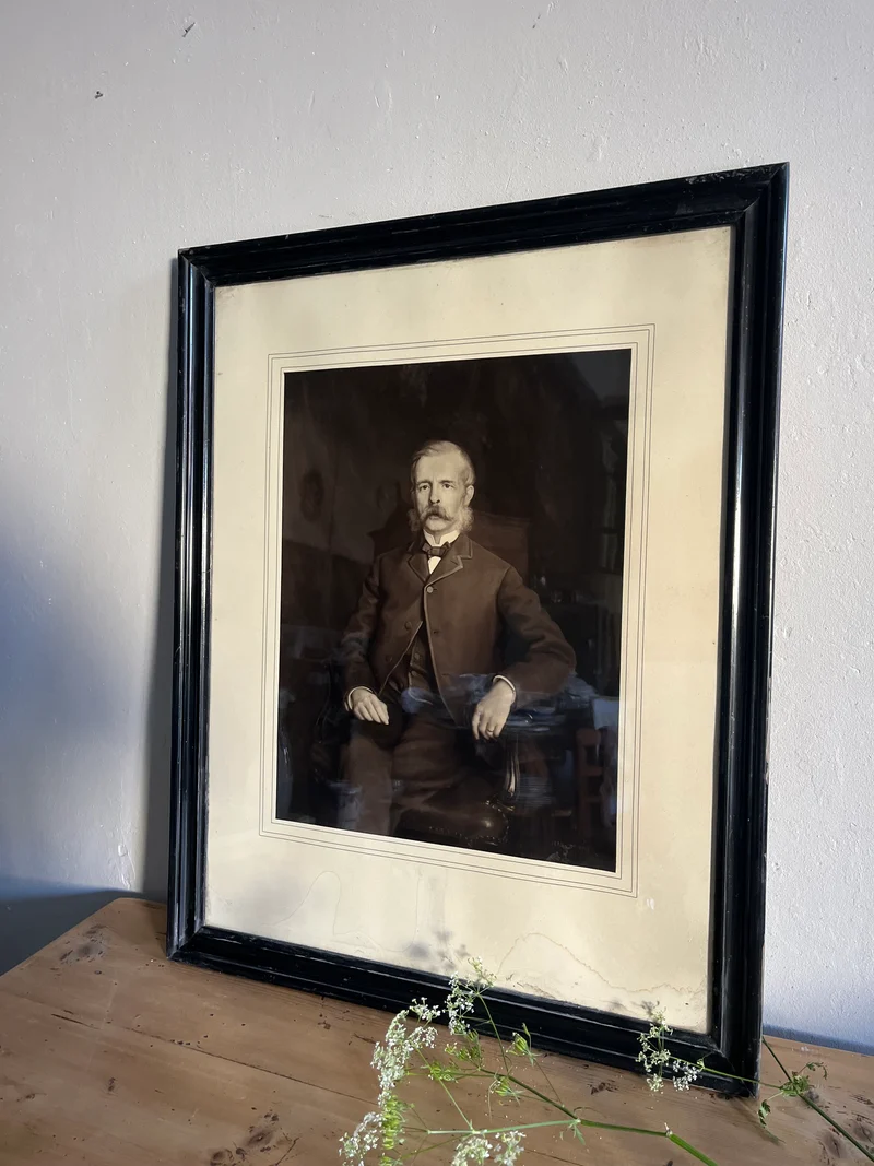 Ancien portrait photographique sous cadre