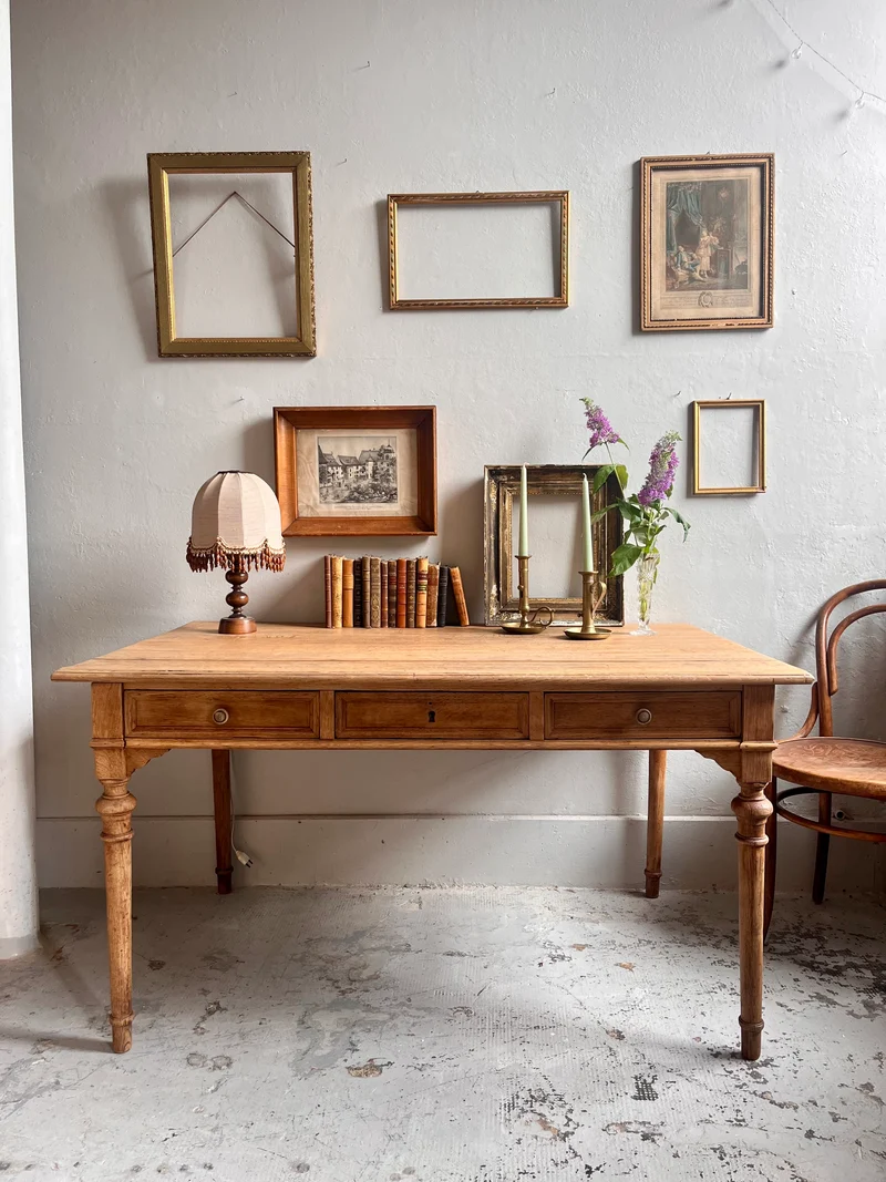 Bureau ancien en chêne/ table