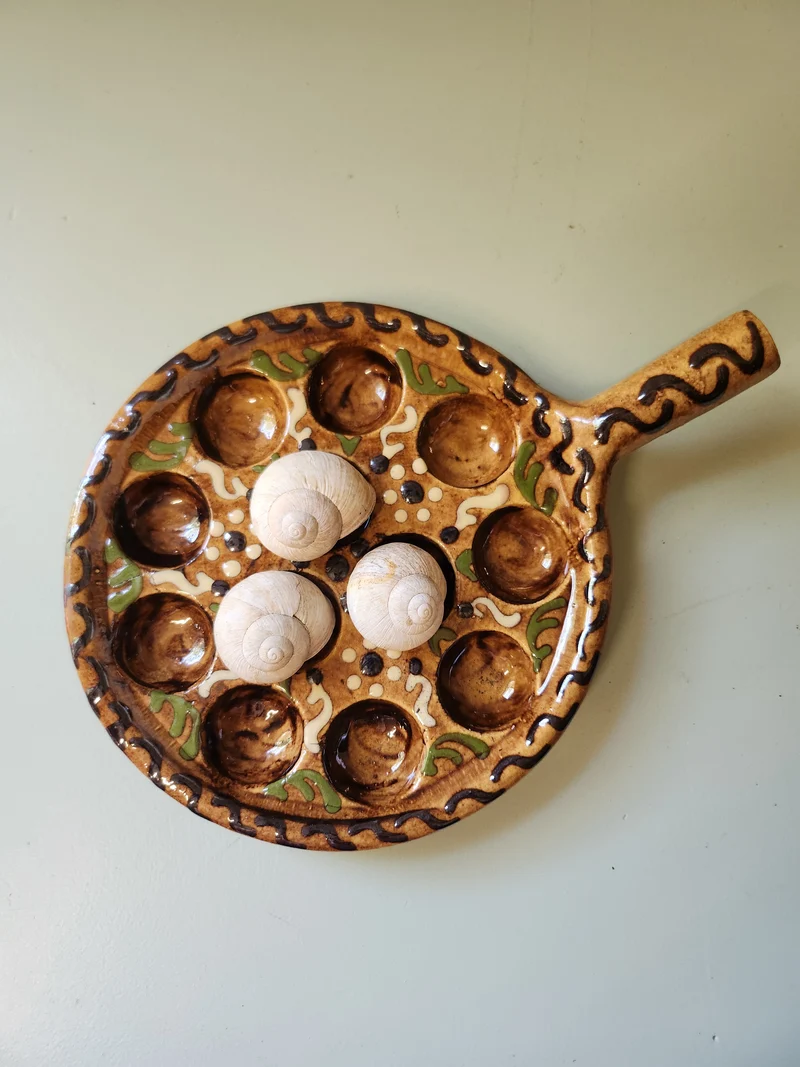 Plat à escargots 12 trous ocre Alsace