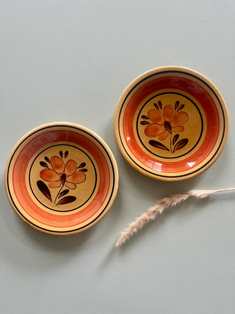 Assiettes en céramique motif fleur