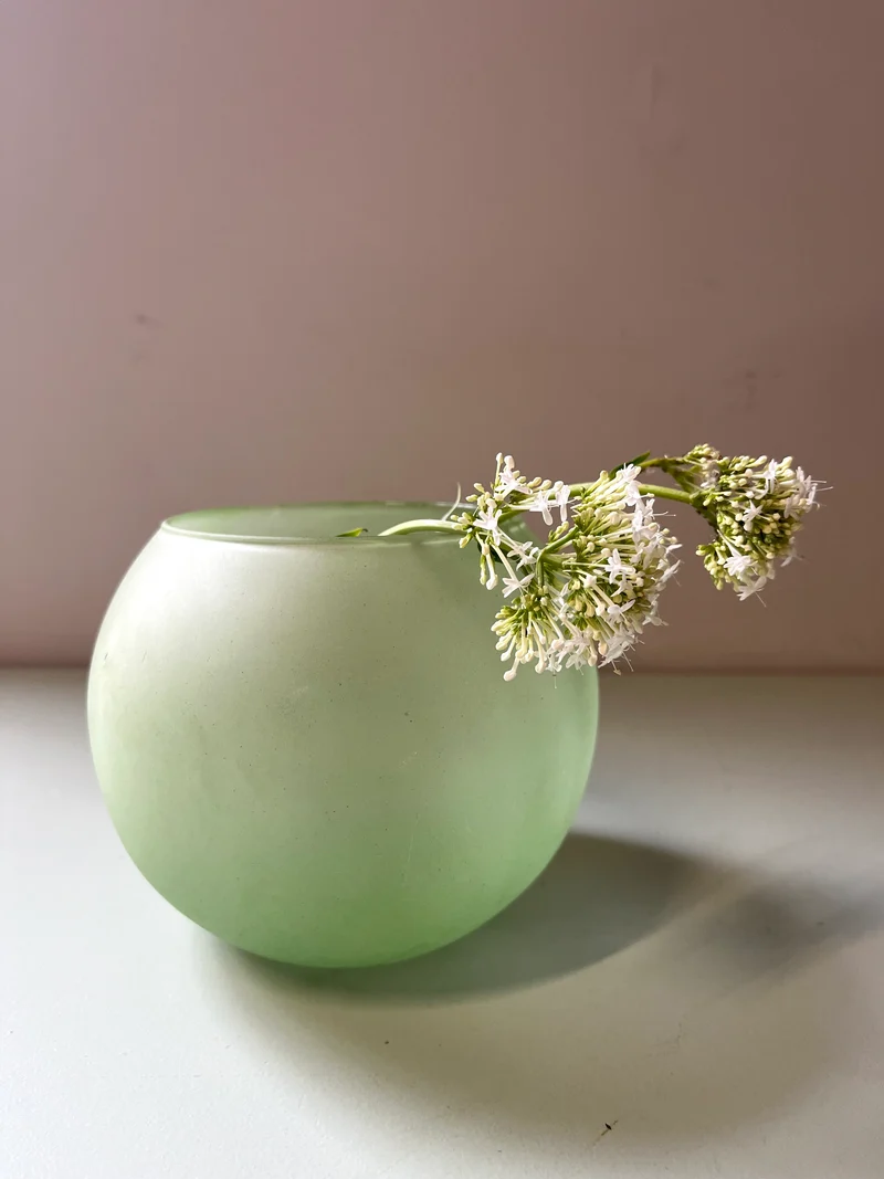 Vase boule vert vintage