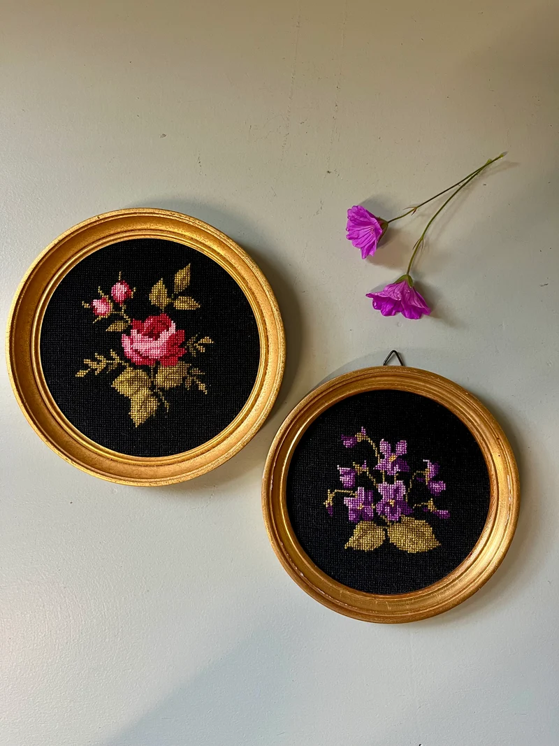 Paire de cadre brodés fleuris