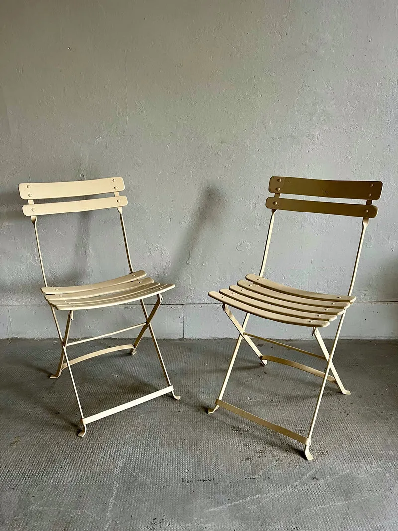 Paire de chaises de jardin anciennes