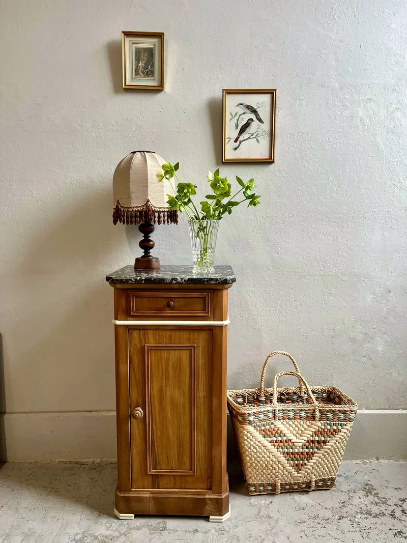 Chevet ancien placage noyer plateau en marbre