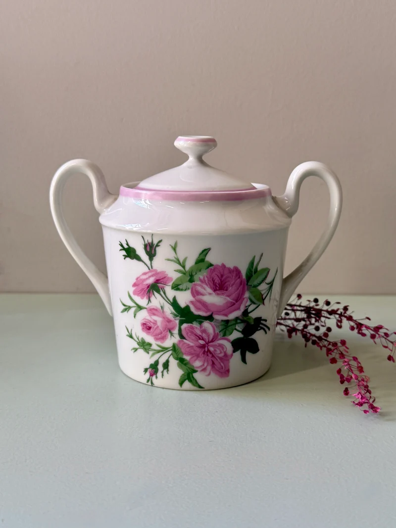 Sucrier décor floral en porcelaine d’Auteuil