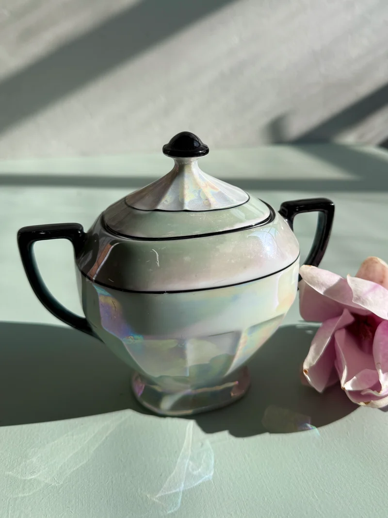 Sucrier en porcelaine style art déco anglais