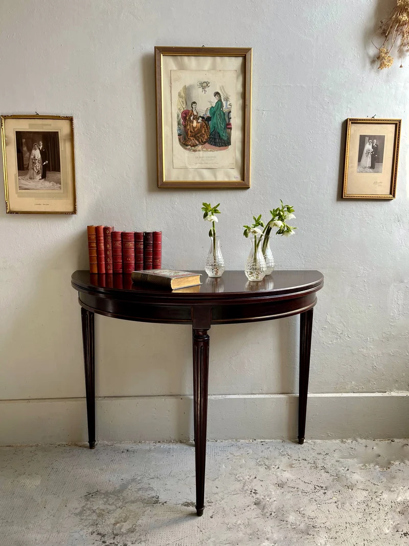 Table demi-lune acajou style Louis XVI