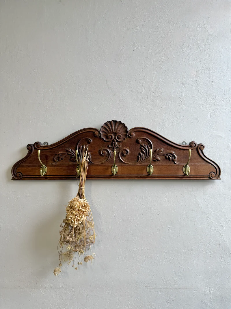 Portemanteau en bois sculpté - 5 crochets