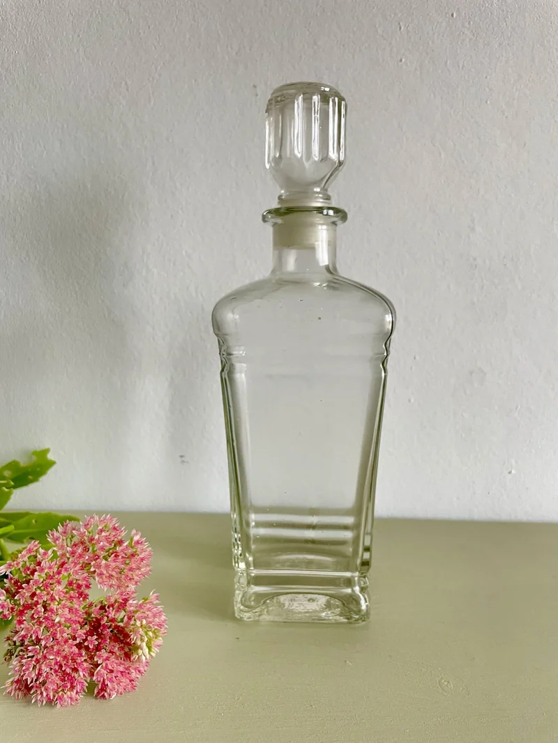 Carafe en verre avec bouchon