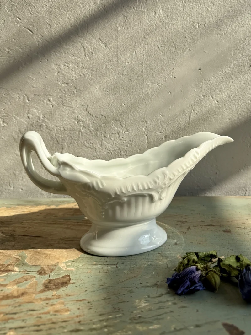 Saucière en porcelaine de Limoges