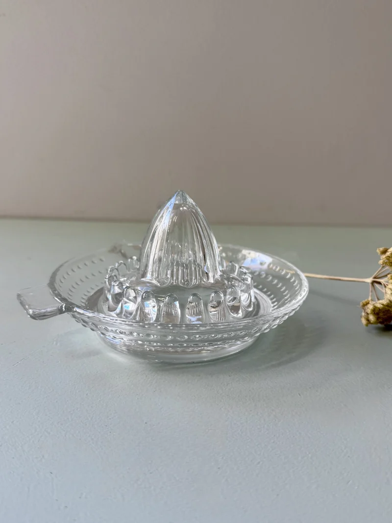 Presse-agrumes vintage en verre