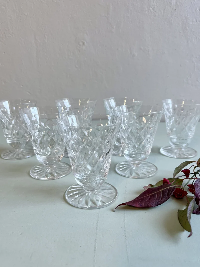 Verres à pieds en cristal ciselé - lot de 7