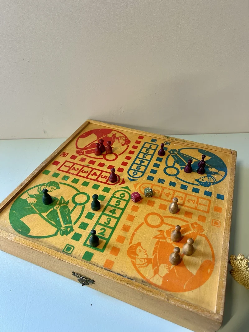 Plateau de jeux vintage en bois