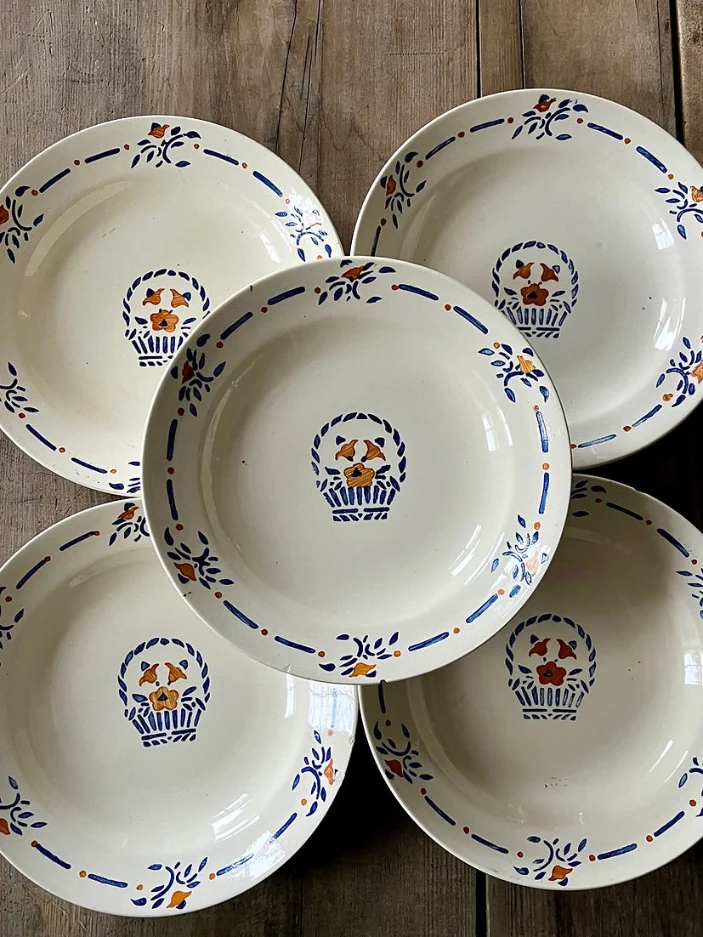 5 assiettes creuses Longchamp