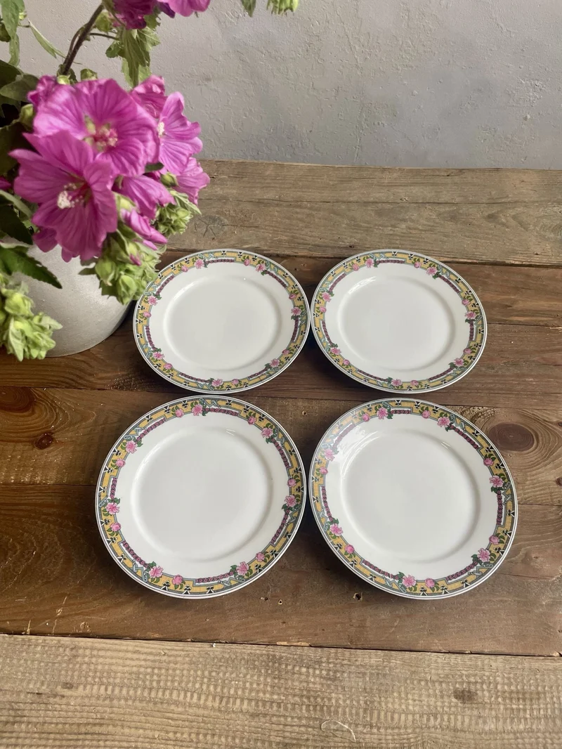 4 assiettes à dessert porcelaine de Limoges
