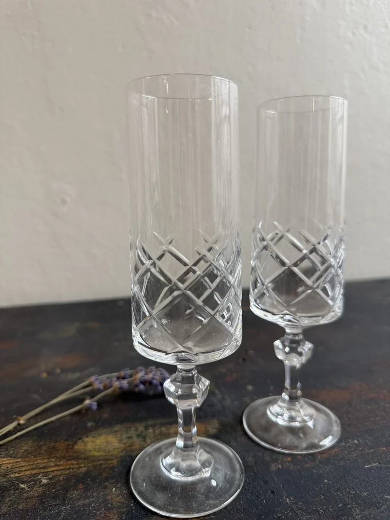 2 coupes en cristal ciselé