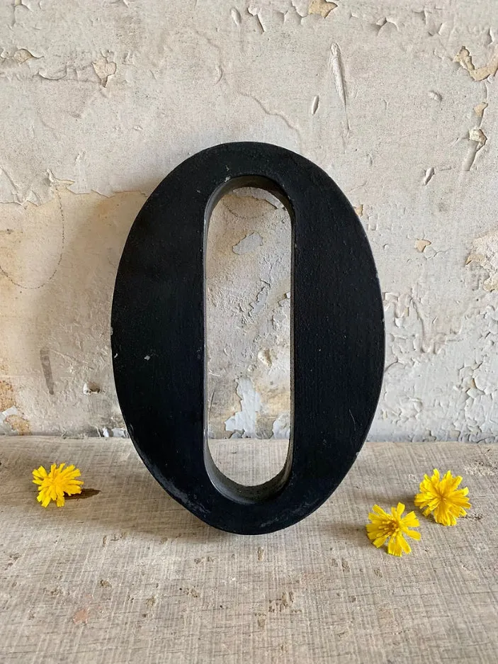 Lettre métallique vintage « O »