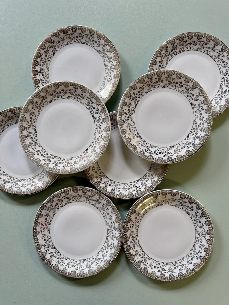 Assiettes à dessert avec frise doré - lot de 8