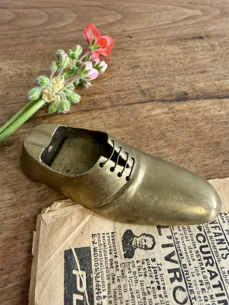 Cendrier en étain en forme de chaussure