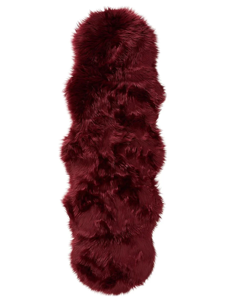 Tapis shaggy forme fausse fourrure descente de lit bordeaux 60x180 cm