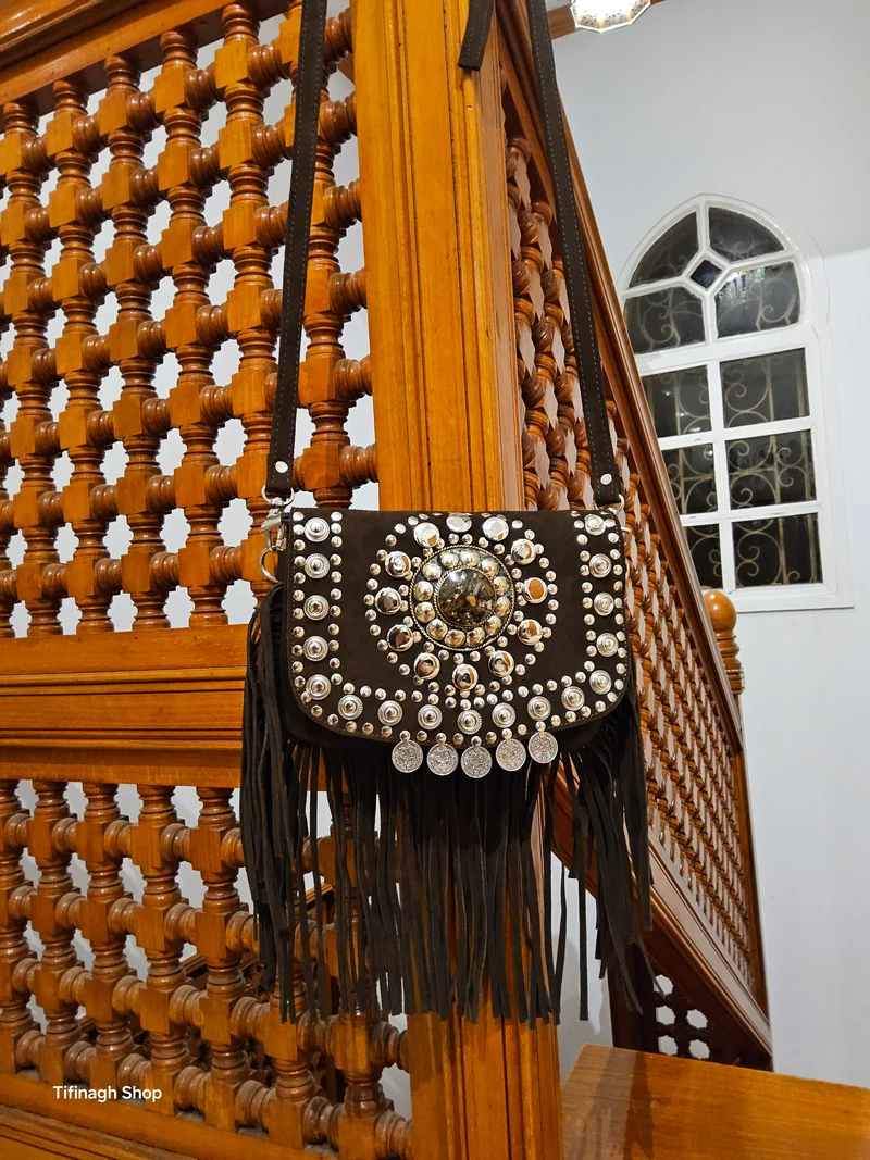 Sac à main Rock en daim , bandoulière, fait à la main au Maroc