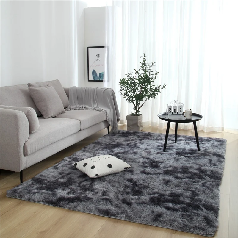Tapis shaggy noir tache