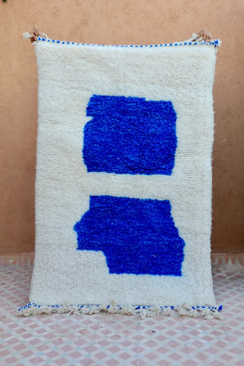 Tapis Berbère Béni Ouarain Blanc et Bleu Majorelle Moderne- 152 x 100 cm
