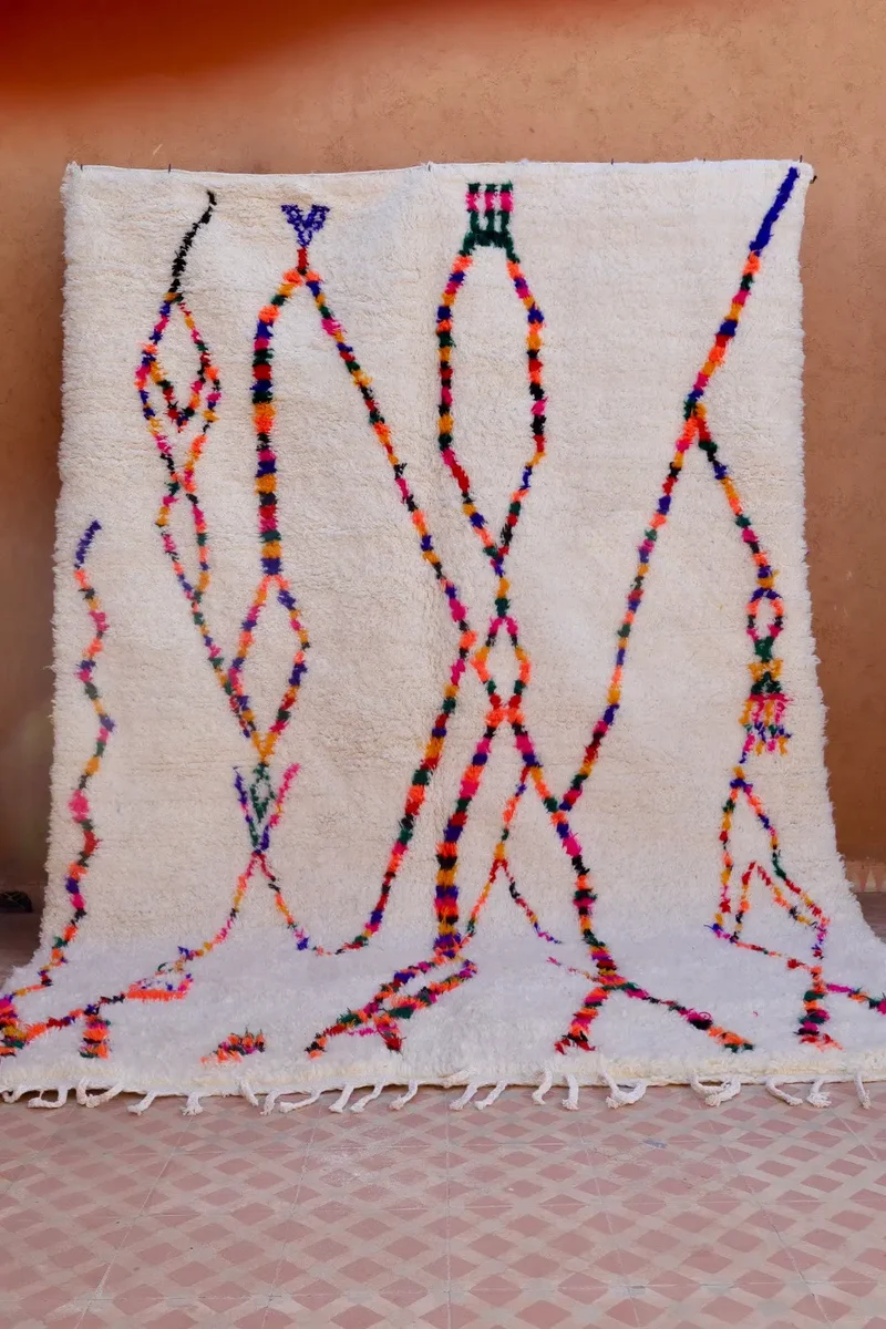 Tapis Azilal Berbère Blanc à Motifs Colorés et Fluo – Fait main- 307 x 207 cm