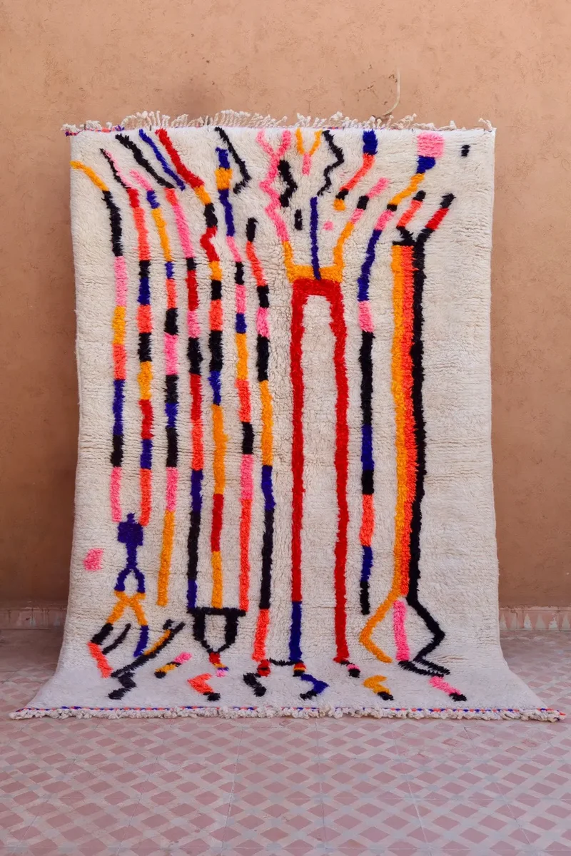 Tapis Berbère Azilal Blanc Motifs Colorés et Fluo- 236 x 153 cm