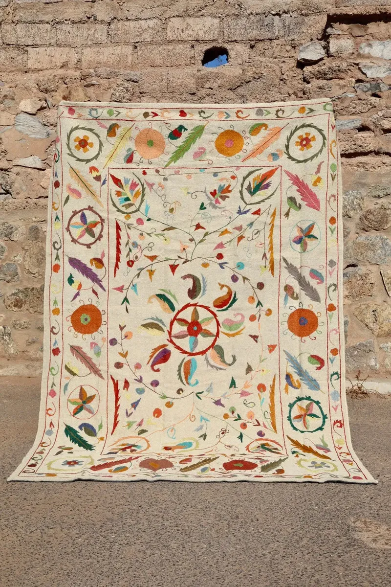 Tapis Kilim Suzani Blanc Multicolore – 238 x 159 cm