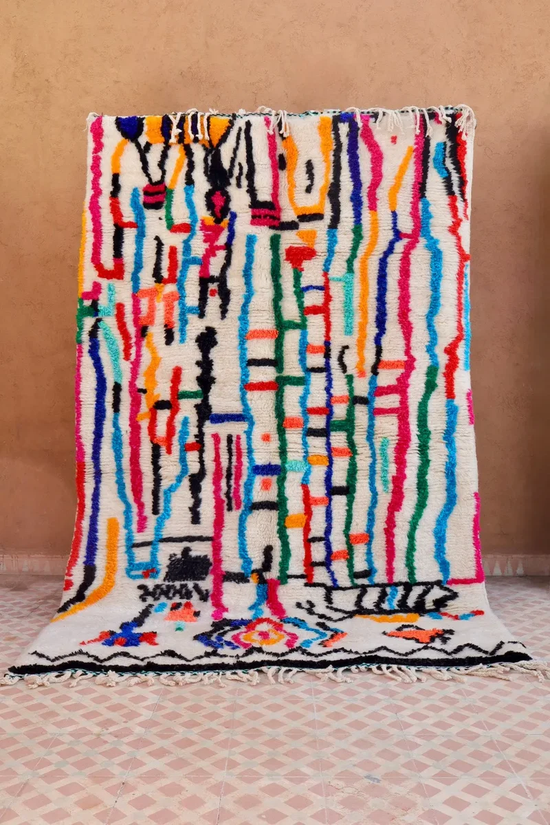 Tapis Berbère Azilal Blanc Motifs Multicolores et Fluo de Qualité Supérieure - 246 x 153 cm