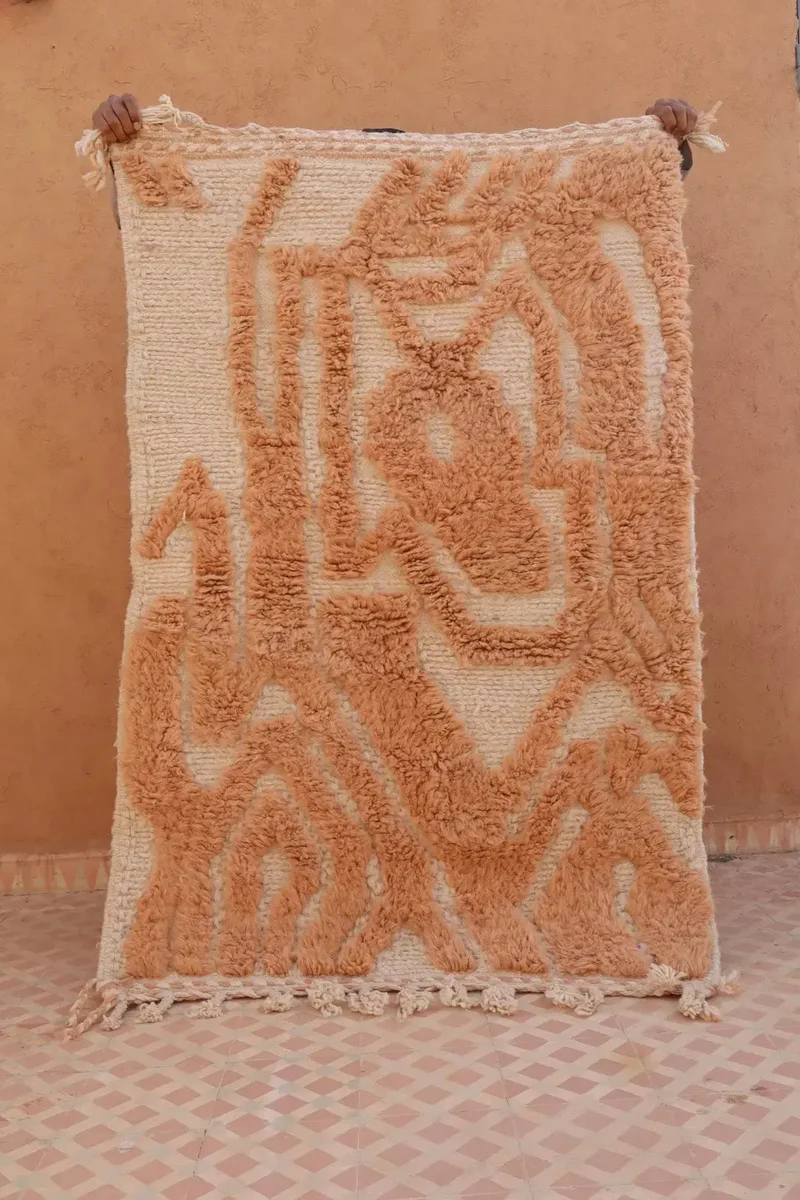 Tapis Berbère Béni Ouarain Moderne Beige À Reliefs Abstrait - Modèle signature 05