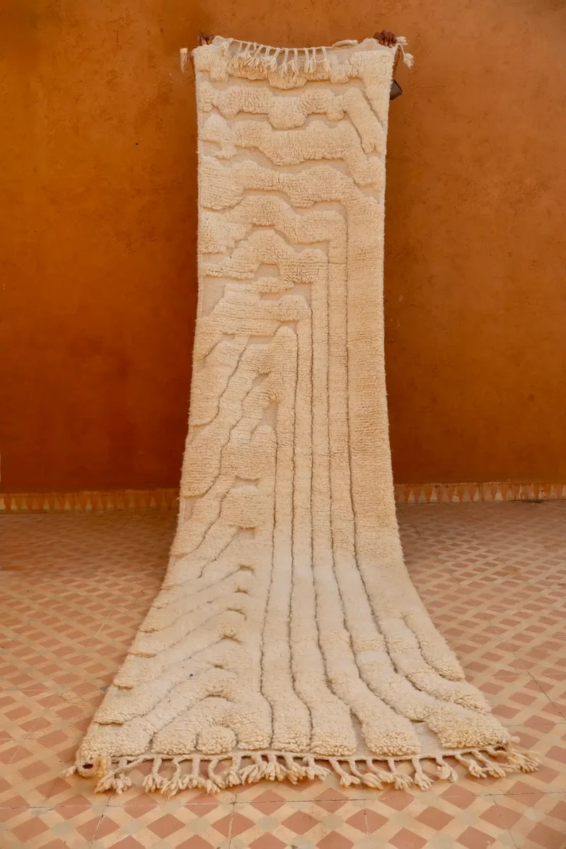 Tapis Berbère de Couloir Béni Ouarain Blanc Moderne à Reliefs Qualité Supérieure- 315 x 76 cm