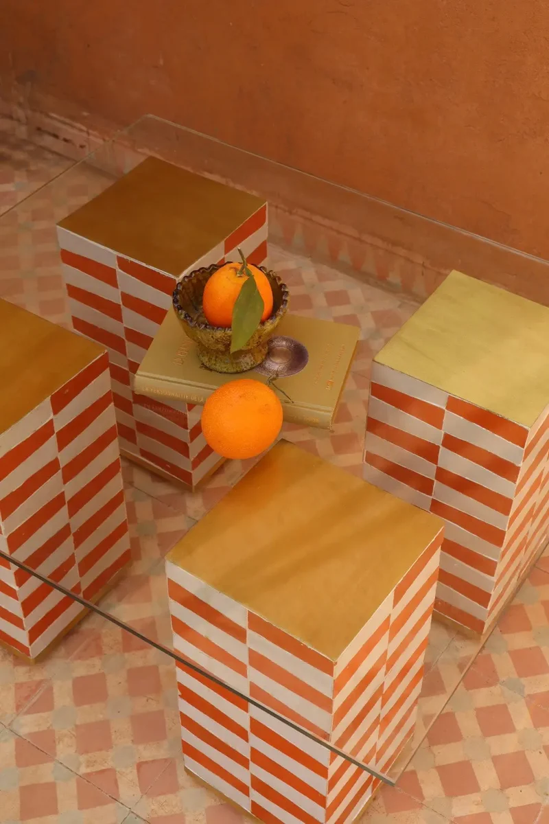 Table en Zellige Plateau Verre Trempé - Orange Blanc Finition Laiton- « SIMONE »
