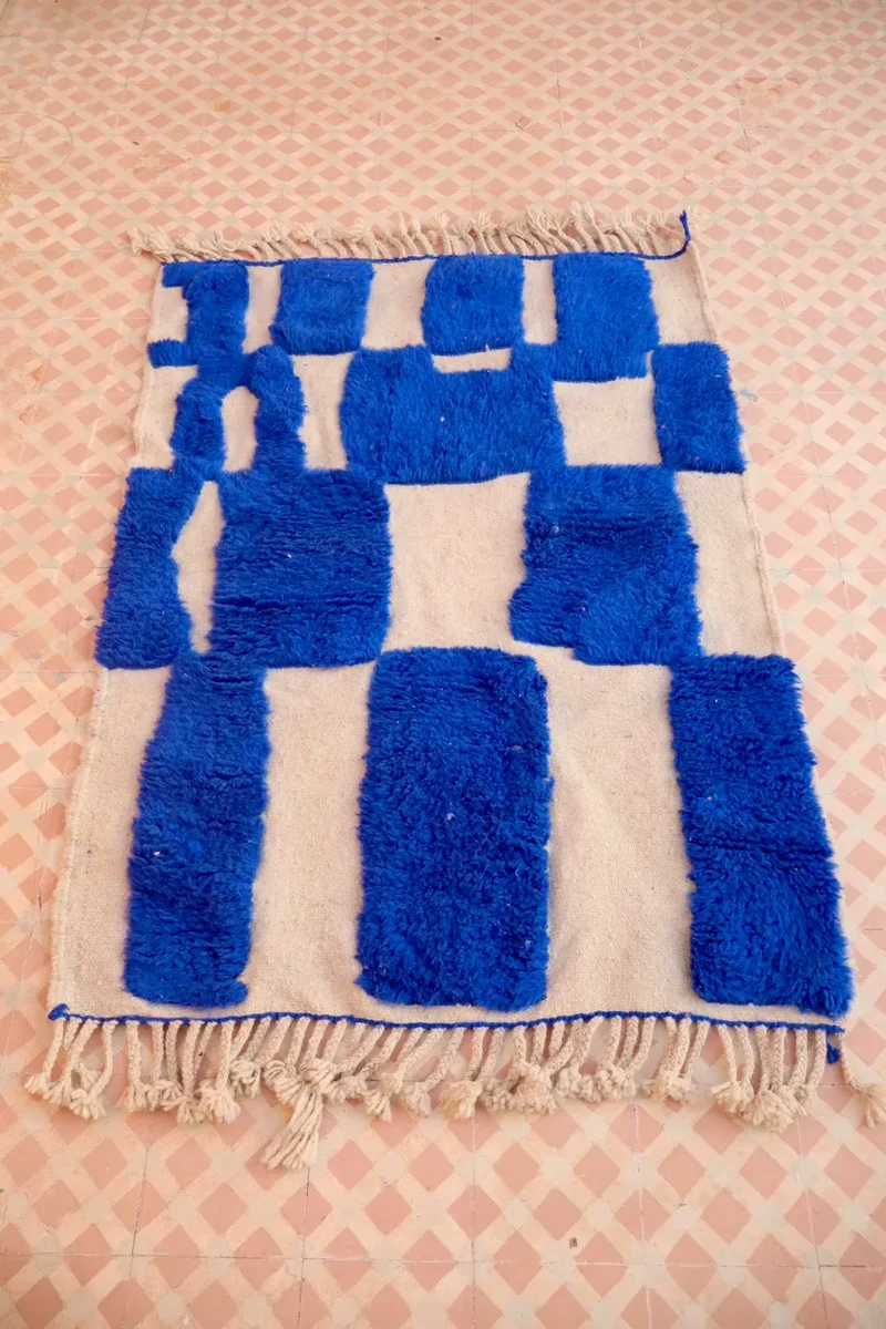 Tapis Berbère Bleu Klein À Reliefs Beni Ouarain - 150 x 110