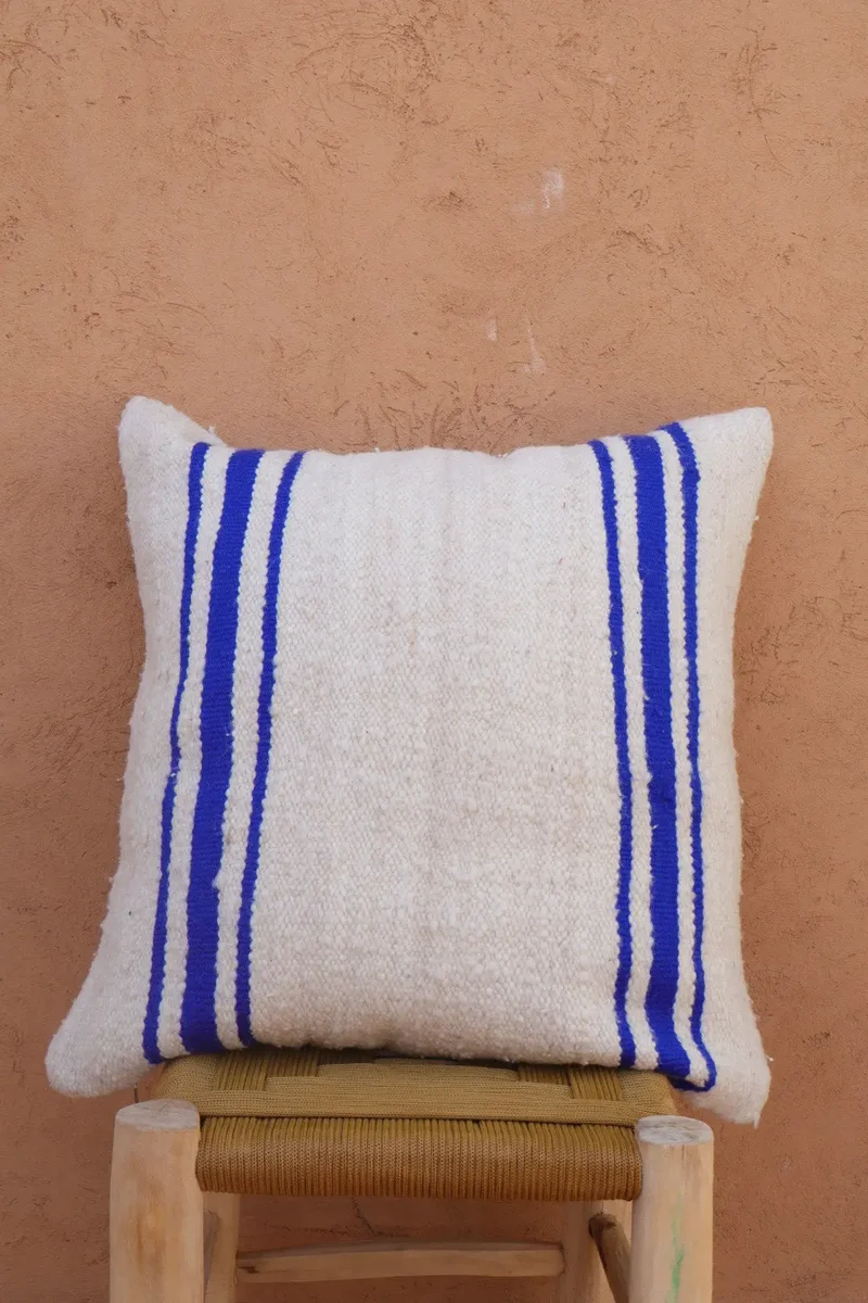 Coussin en Laine Rayé Bleu et Blanc Fait-Main ELA -