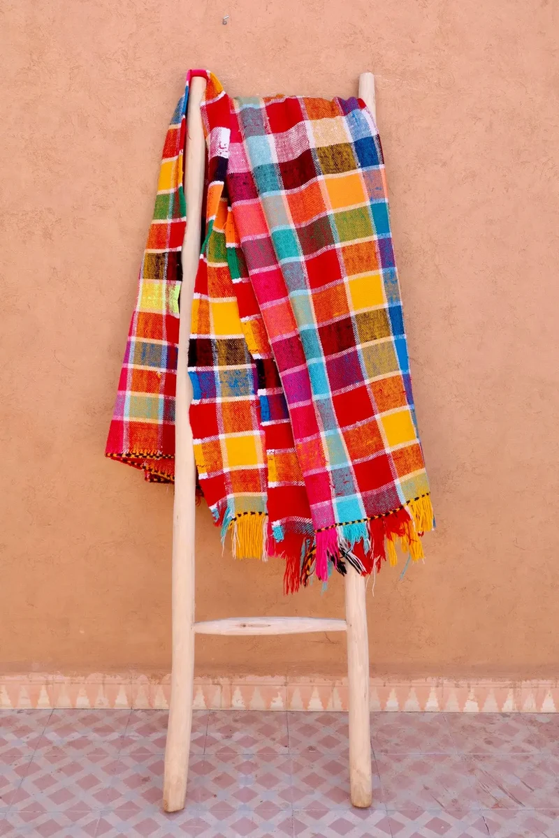 Couverture Haïk Berbère à Carreaux Multicolores et Fluo