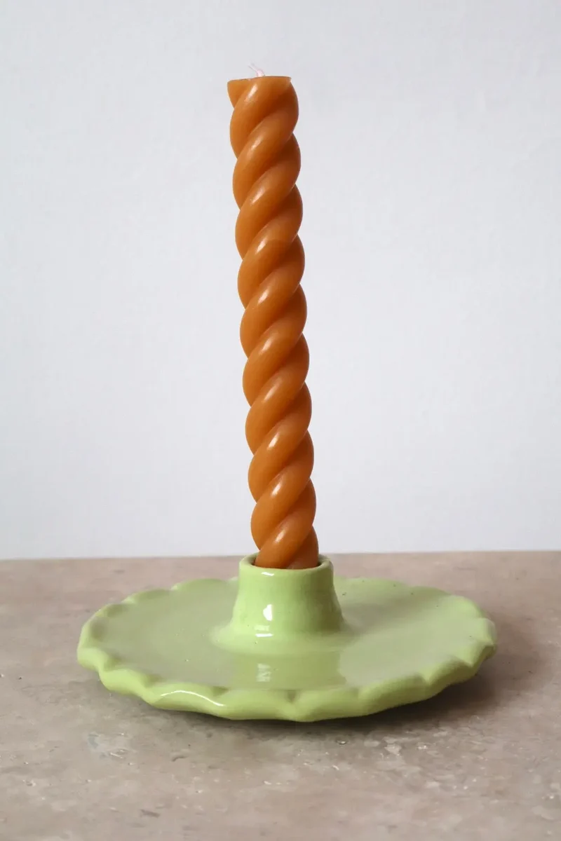 Bougeoir en Céramique Fait-Main Assiette Dentelée Vert Pomme « NÉNUPHAR »