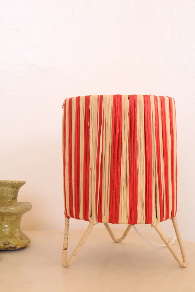 Lampe à poser en Raphia Rayée Rouge et Naturel - « SASKIA »