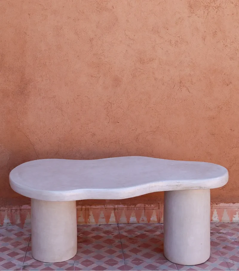 Table Basse Organique en Tadelakt - « CURVE »